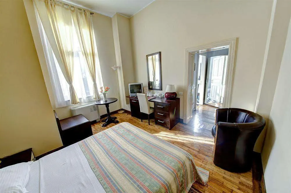 Reginetta Suites Bucharest Hotel